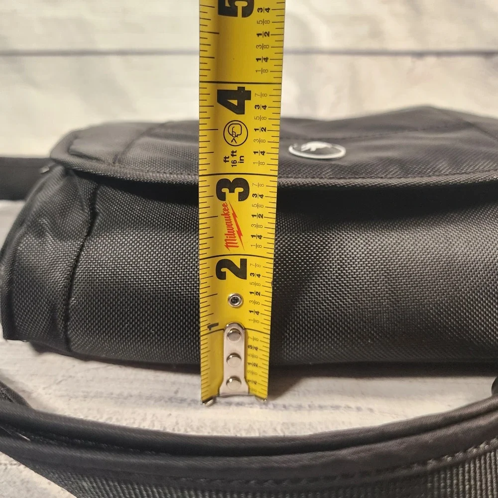 Pacsafe Metrosafe 200 Shoulder Bag Black Anti-Theft Crossbody PB001 eXomesh